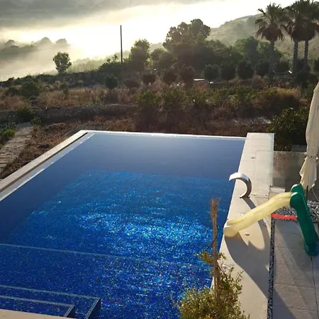 Ix-xefaq Your Peaceful Countryside Escape بيت خشبي *